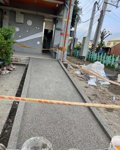 嘉義砌磚工程, 嘉義外牆砌磚, 嘉義砌磚補牆, 嘉義步道施工, 嘉義水泥工程, 嘉義步道抿石, 嘉義抿石子施工, 嘉義磚牆隔間, 嘉義步道鋪面工程, 嘉義戶外斜坡地板防滑抿石, 嘉義抿石防滑, 嘉義無障礙坡道施工